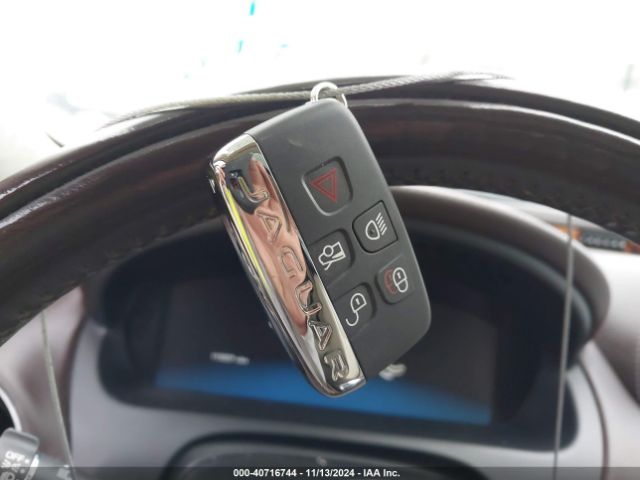 2011 JAGUAR XJ SAJWA2GB0BLV06876 Photo 10