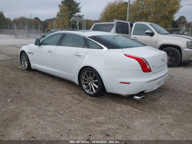 2011 JAGUAR XJ SAJWA2GB0BLV06876 Photo 2