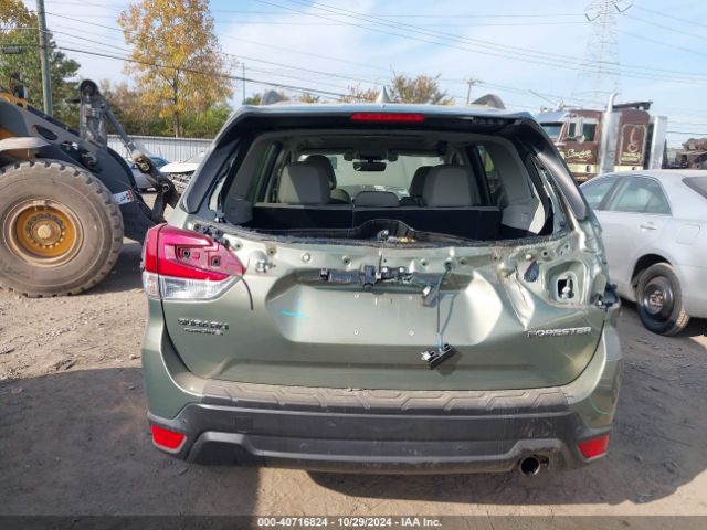 JF2SKAUC8KH494255 Subaru Forester Limited