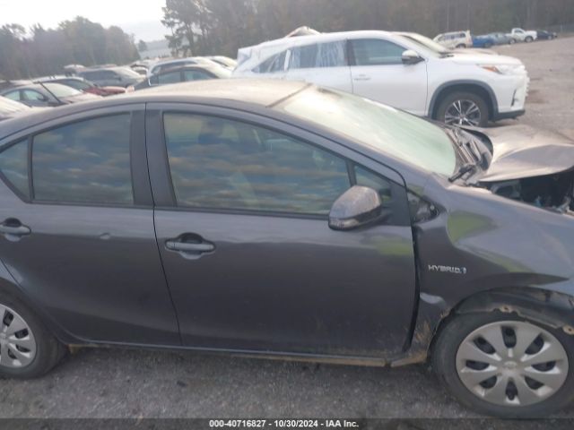 JTDKDTB34E1078613 Toyota Prius C Two