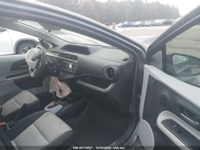 JTDKDTB34E1078613 Toyota Prius C Two