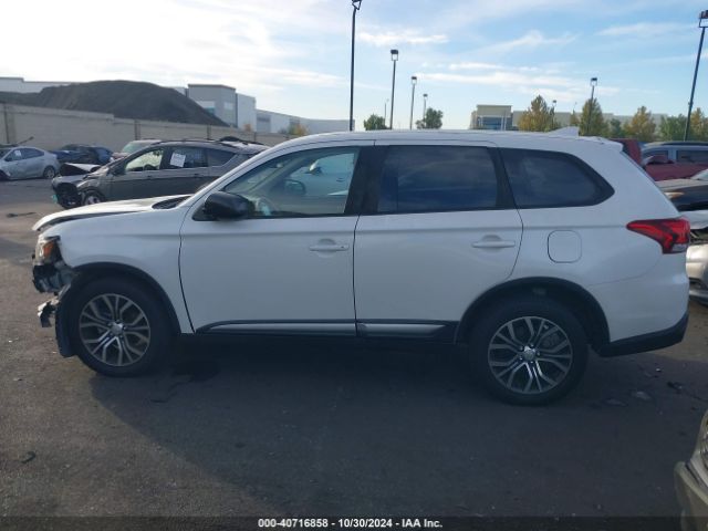 JA4AZ2A3XHZ063493 Mitsubishi Outlander Es