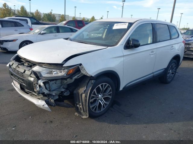 JA4AZ2A3XHZ063493 Mitsubishi Outlander Es