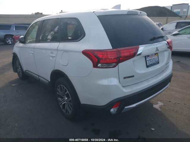 JA4AZ2A3XHZ063493 Mitsubishi Outlander Es