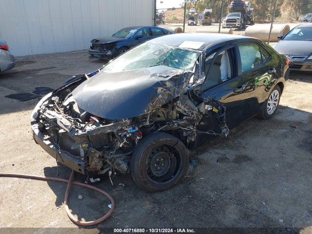 Toyota COROLLA LE 2017 5YFBURHE4HP727905 Image 2