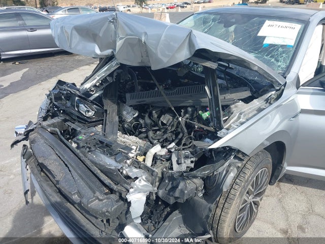 3VWE57BUXKM233767 Volkswagen Jetta 1.4t Sel