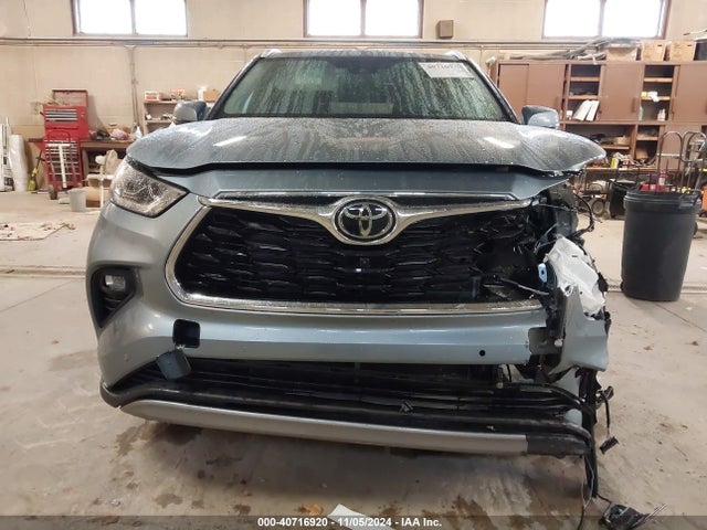 Toyota Highlander Platinum 2023 5TDKDRBH4PS528247 Image 12