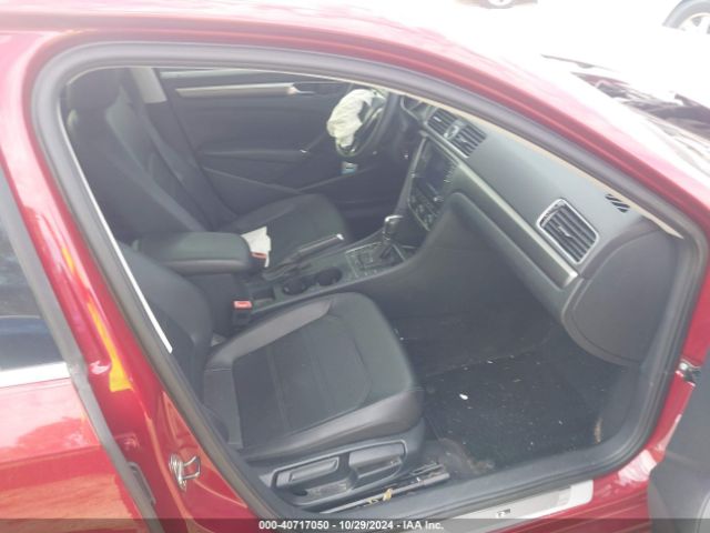 1VWDT7A3XHC065908 Volkswagen Passat 1.8t R-line