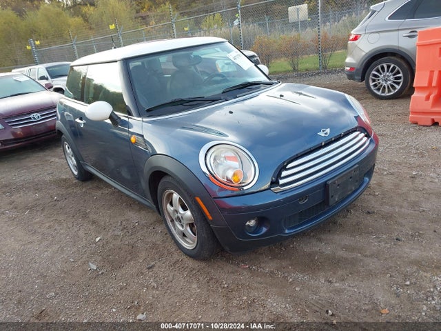 2010 MINI COOPER WMWMF3C58ATZ22201 Photo 0
