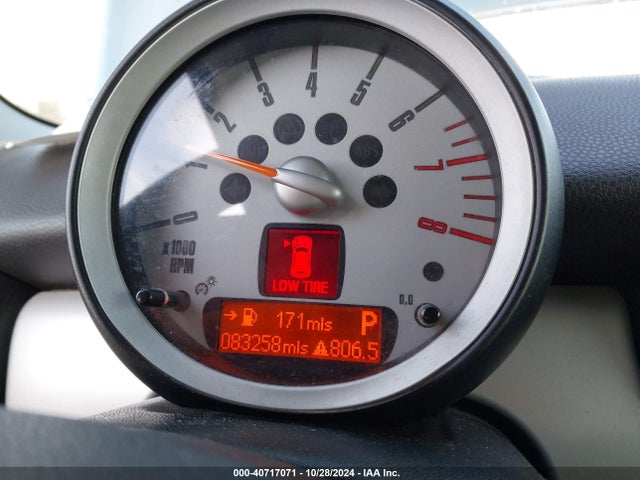 2010 MINI COOPER WMWMF3C58ATZ22201 Photo 6