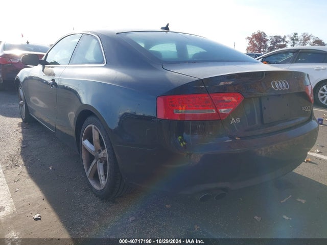 2010 AUDI A5 WAULFAFR6AA072336 Photo 2