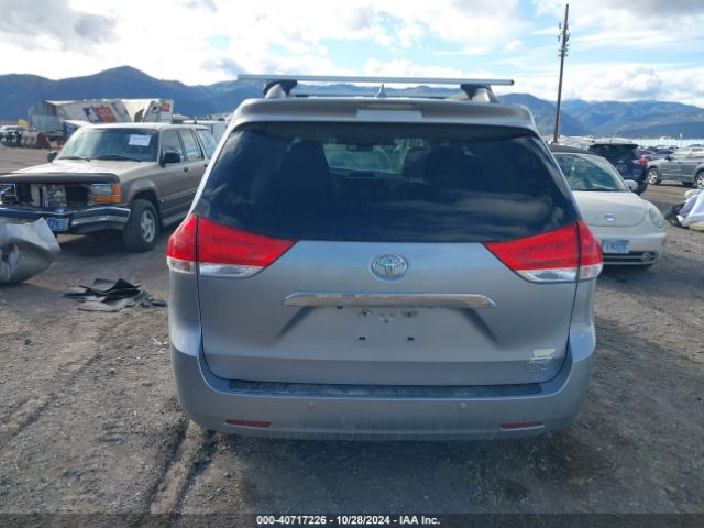 5TDDK3DC9ES083093 Toyota Sienna Limited 7 Passenger