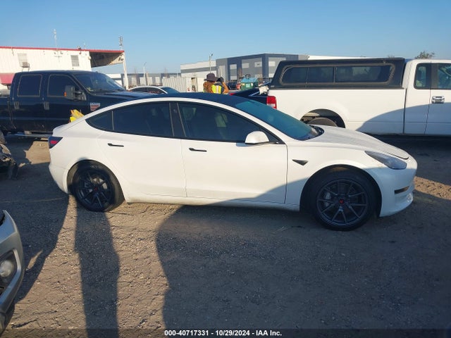 Tesla Model 3 Long Range Dual Motor All-wheel Drive 2022 5YJ3E1EB9NF133492 Image 12