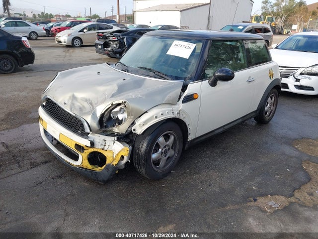 2009 MINI COOPER WMWMF33529TW77665 Photo 1