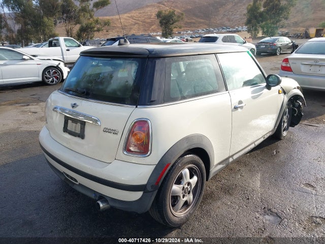 2009 MINI COOPER WMWMF33529TW77665 Photo 3