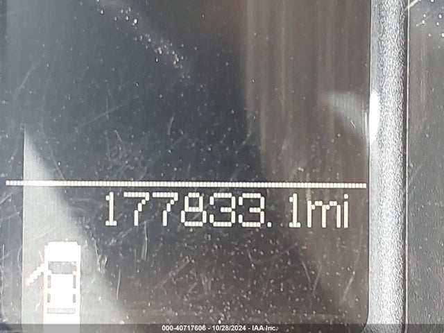1C6RR7GT3ES186318 RAM 1500 Slt