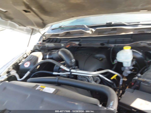 1C6RR7GT3ES186318 RAM 1500 Slt