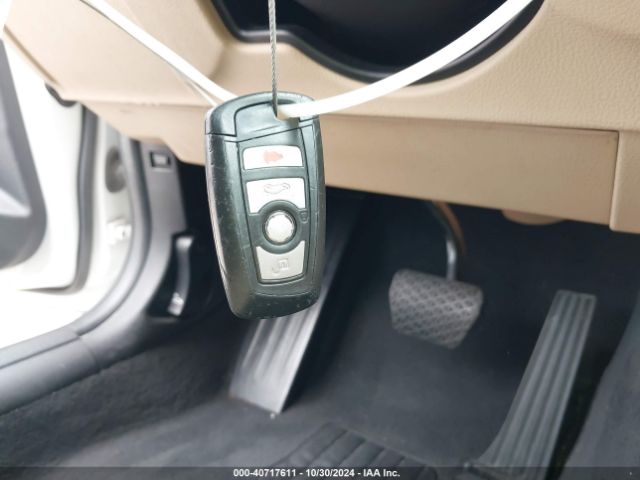 WBA8A9C51HK620347 BMW 320i