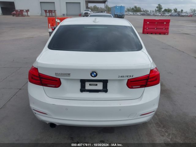 WBA8A9C51HK620347 BMW 320i