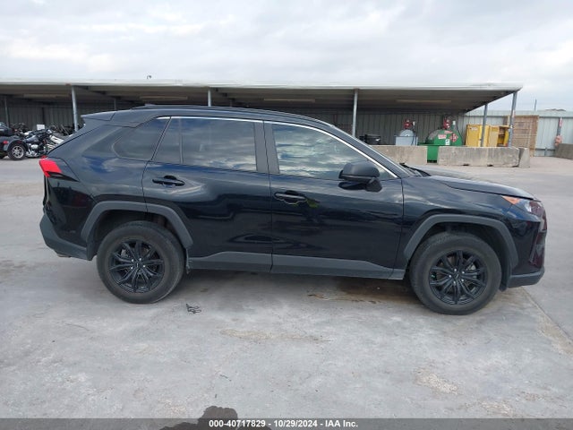 Toyota RAV4 LE 2019 2T3F1RFV1KC012446 Image 13