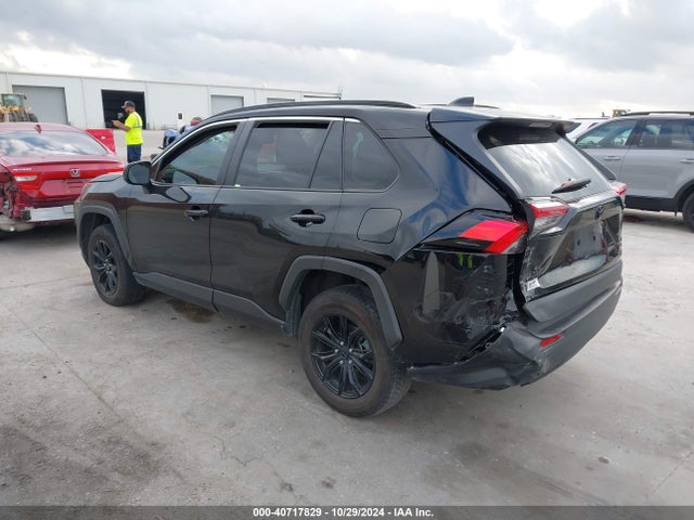 Toyota RAV4 LE 2019 2T3F1RFV1KC012446 Image 3