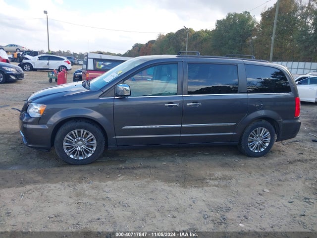2C4RC1CGXGR135533 Chrysler Town & Country Touring-l Anniversary Edition