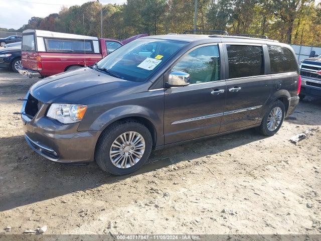 2C4RC1CGXGR135533 Chrysler Town & Country Touring-l Anniversary Edition