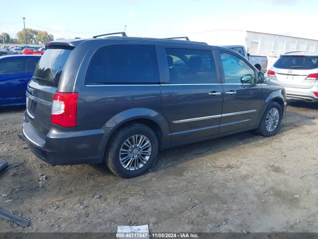 2C4RC1CGXGR135533 Chrysler Town & Country Touring-l Anniversary Edition