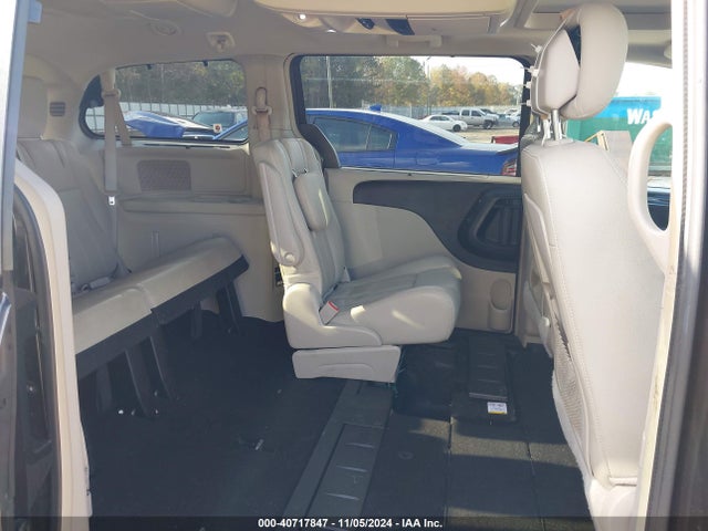 2C4RC1CGXGR135533 Chrysler Town & Country Touring-l Anniversary Edition