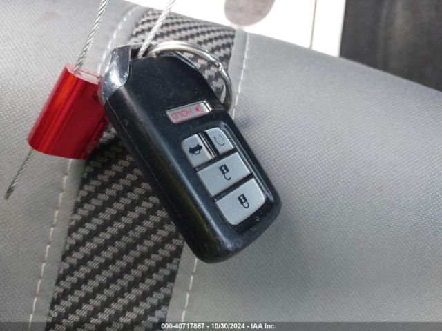 2HGFC4B0XHH305875 Honda Civic Lx-p