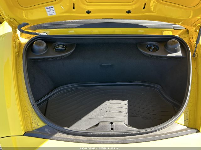 WP0CA2A82HS221688 Porsche 718 Boxster