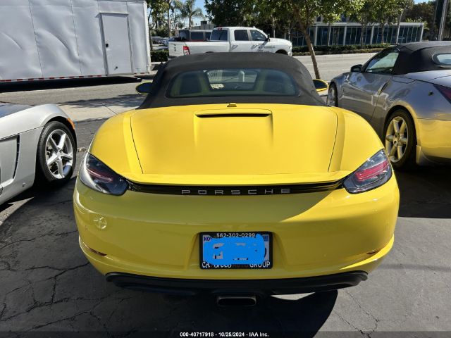WP0CA2A82HS221688 Porsche 718 Boxster