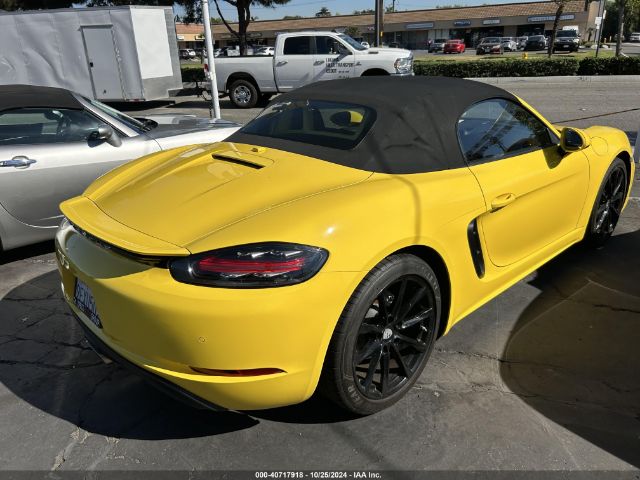 WP0CA2A82HS221688 Porsche 718 Boxster