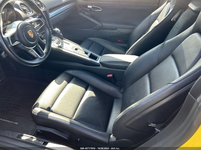 WP0CA2A82HS221688 Porsche 718 Boxster