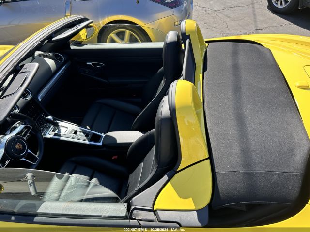 WP0CA2A82HS221688 Porsche 718 Boxster