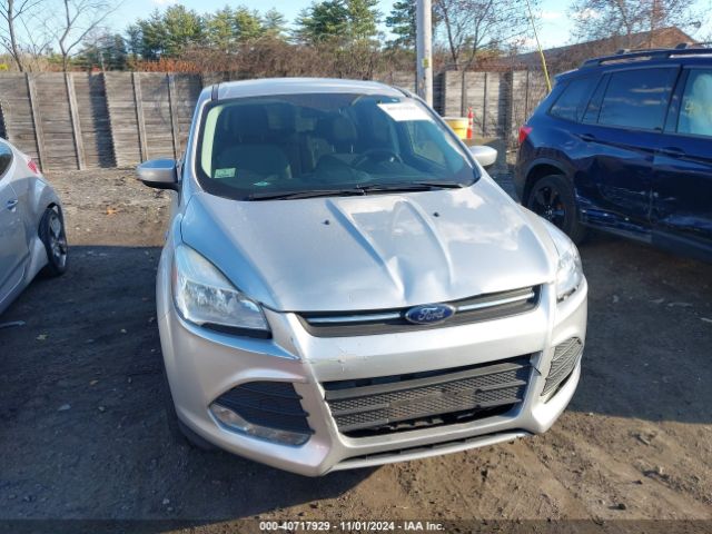 1FMCU9GX6GUC50009 Ford ESCAPE SE