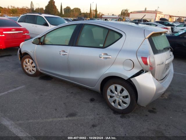JTDKDTB38E1563157 Toyota Prius C One
