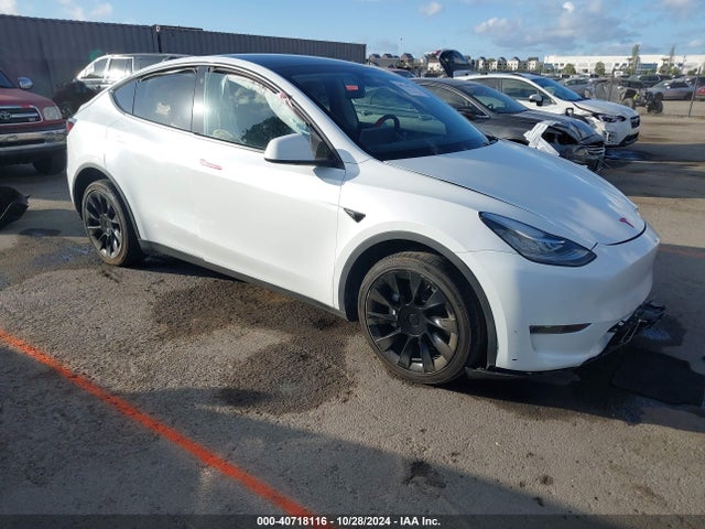 2023 TESLA MODEL Y 7SAYGDEE3PA074857 Photo 0