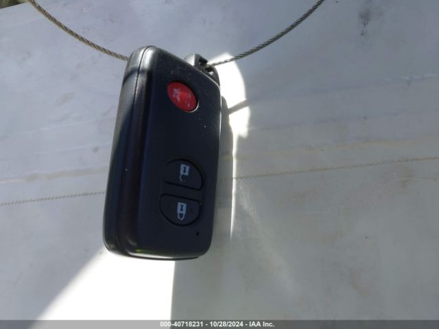 JTDZN3EU4GJ053617 Toyota Prius V Three