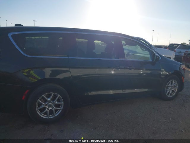 2C4RC1CG4PR525270 Chrysler Voyager Lx