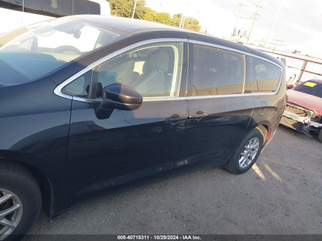 2C4RC1CG4PR525270 Chrysler Voyager Lx