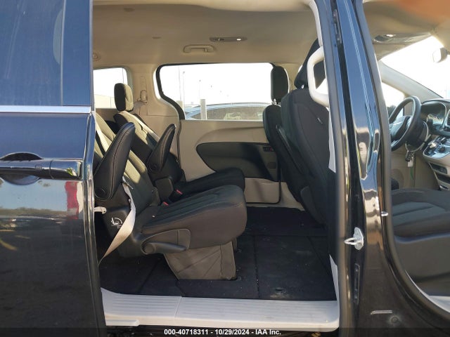 2C4RC1CG4PR525270 Chrysler Voyager Lx