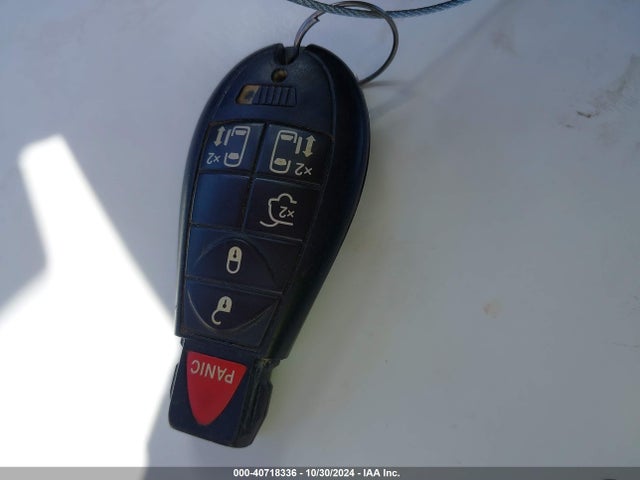 2C4RC1HG9ER238769 Chrysler Town & Country S