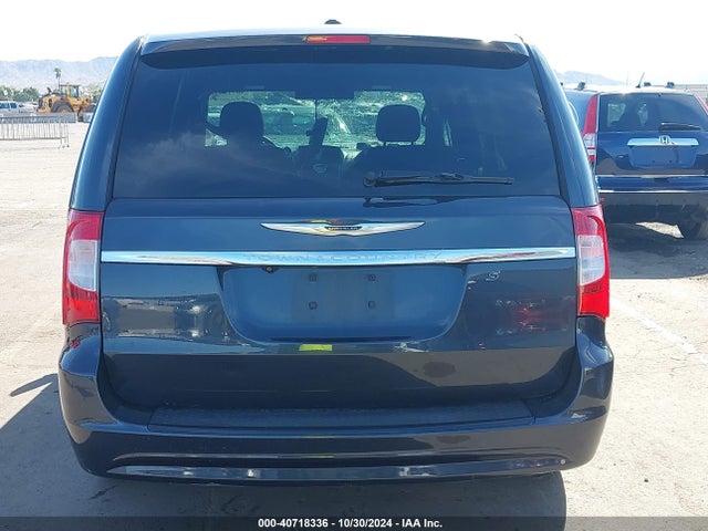 2C4RC1HG9ER238769 Chrysler Town & Country S