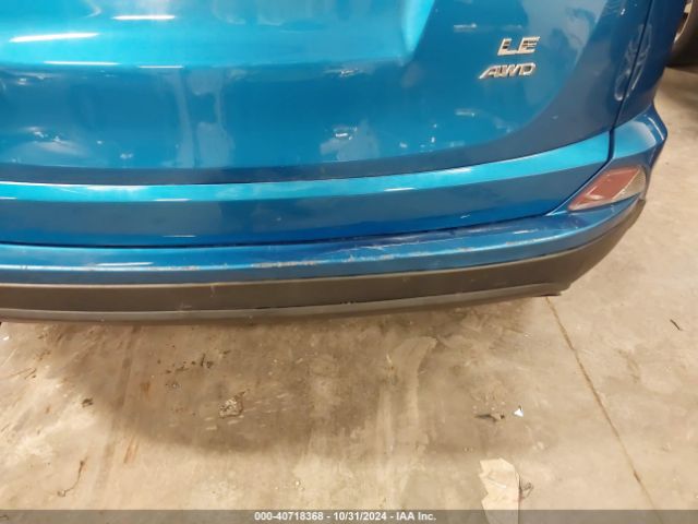 JTMBFREV1JJ228102 Toyota RAV4 LE