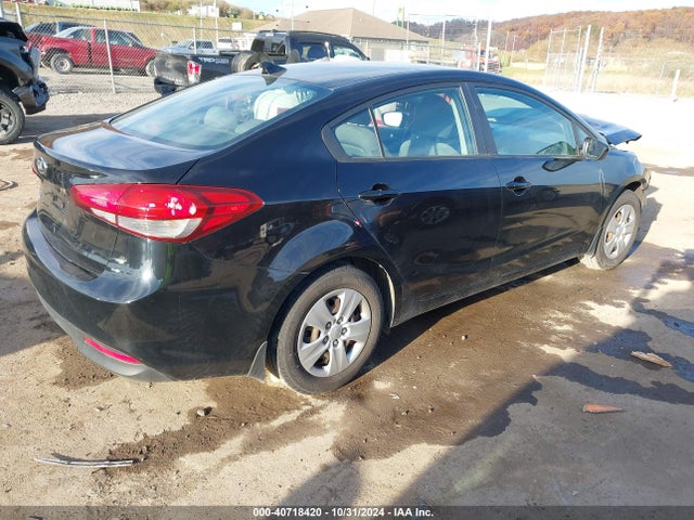 KIA FORTE LX 2017 3KPFK4A79HE015137 Image 4