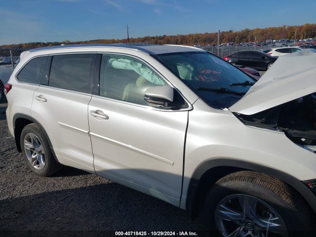 5TDDZRFH5JS819951 Toyota Highlander Limited