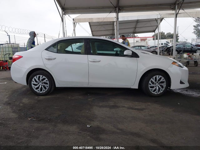 Toyota COROLLA LE 2019 5YFBURHEXKP928425 Image 13