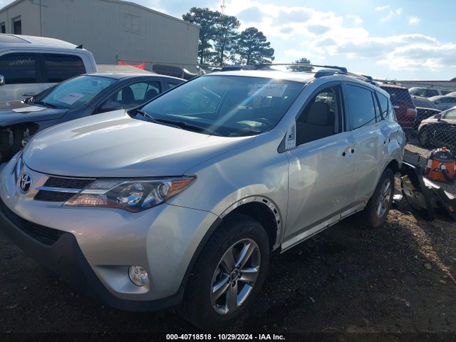 Toyota Rav4 Xle 2015 JTMWFREV4FJ057628 Image 2
