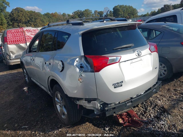 Toyota Rav4 Xle 2015 JTMWFREV4FJ057628 Image 3